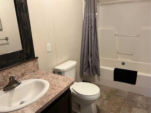 215 4 Street, Fox Creek, AB - Indoor Photo Showing Bathroom