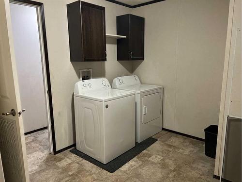 215 4 Street, Fox Creek, AB - Indoor Photo Showing Laundry Room