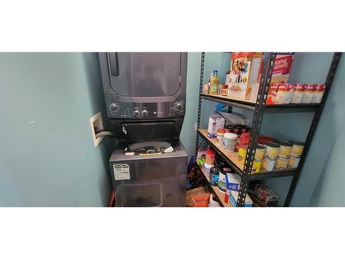 5021 10 Avenue, Edson, AB - Indoor Photo Showing Laundry Room