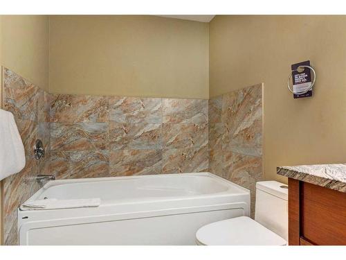 111-190 Kananaskis Way, Canmore, AB - Indoor Photo Showing Bathroom