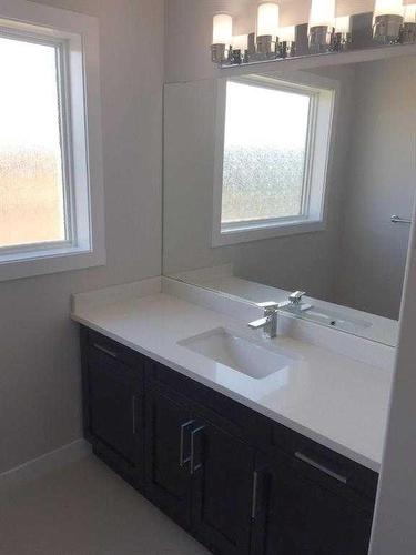 905 9 Avenue Ne, Fox Creek, AB - Indoor Photo Showing Bathroom
