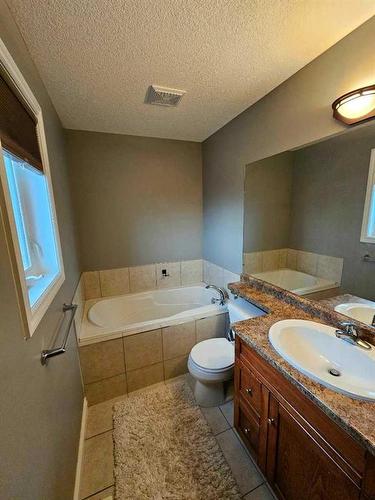 6117 11 Ave, Edson, AB - Indoor Photo Showing Bathroom