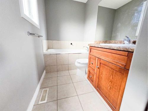 6117 11 Ave, Edson, AB - Indoor Photo Showing Bathroom