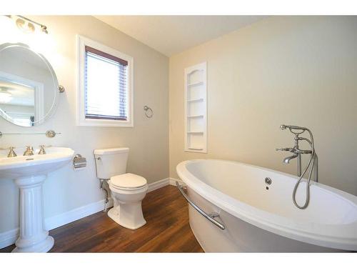 38-671022 Range Road 241, Rural Athabasca County, AB - Indoor Photo Showing Bathroom