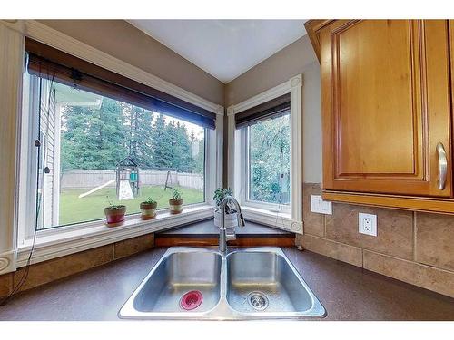 6138 11 Avenue, Edson, AB - Indoor Photo Showing Kitchen With Double Sink
