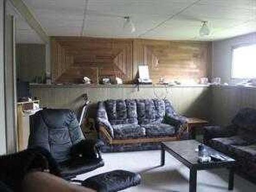 813 Hammond Dr, Fox Creek, AB - Indoor Photo Showing Living Room
