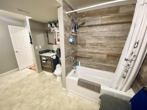 9 Torgerson Drive, Whitecourt, AB - Indoor Photo Showing Bathroom