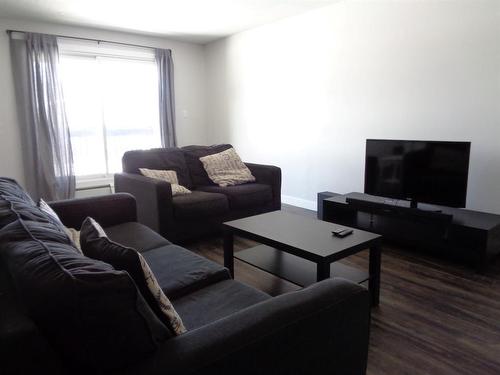 217A-5611 10 Avenue, Edson, AB - Indoor Photo Showing Living Room