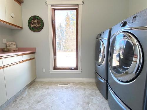 59 Ravine Drive, Whitecourt, AB - Indoor Photo Showing Laundry Room