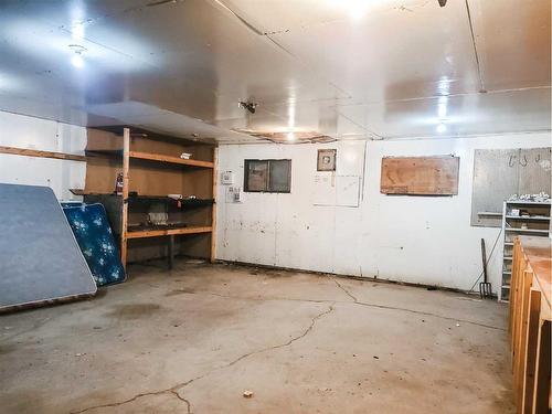 14122 Township Road 562, Rural Yellowhead County, AB - Indoor Photo Showing Garage