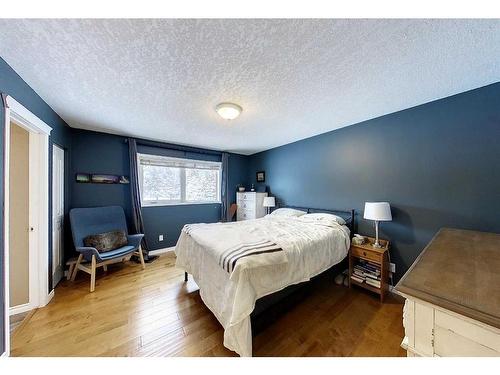 6301 19 Avenue, Edson, AB - Indoor Photo Showing Bedroom