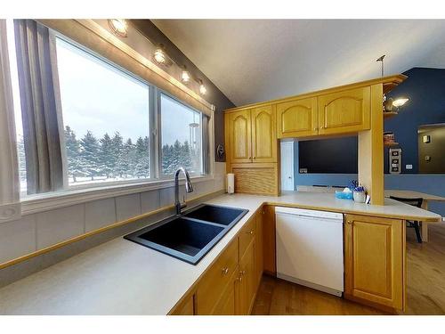 6301 19 Avenue, Edson, AB - Indoor Photo Showing Kitchen With Double Sink