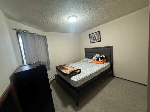 302B-1221 Westhaven Drive, Edson, AB - Indoor Photo Showing Bedroom