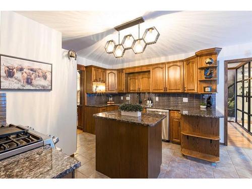 2-23518 16 Highway West, Rural Yellowhead County, AB - Indoor Photo Showing Kitchen