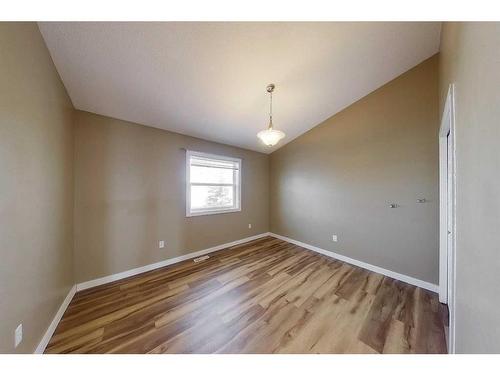 3-300 12 Avenue Sw, Slave Lake, AB - Indoor Photo Showing Other Room