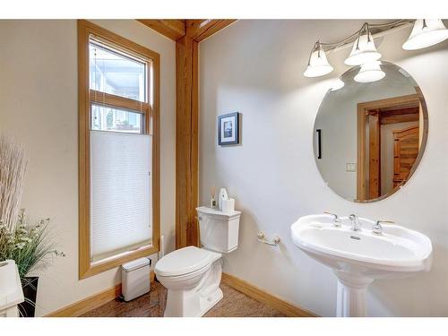 106 Lougheed Circle, Banff, AB - Indoor Photo Showing Bathroom