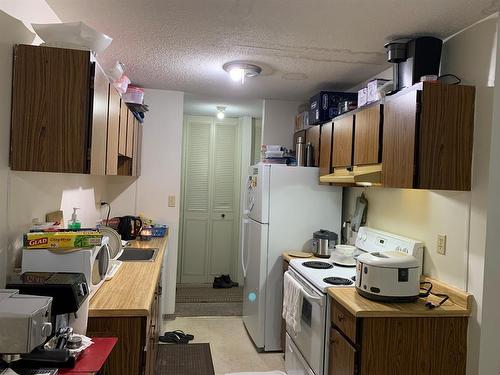 211-5317 5 Avenue, Edson, AB - Indoor Photo Showing Kitchen