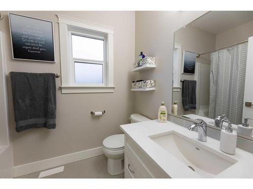 28-214 Mcardell Drive, Hinton, AB - Indoor Photo Showing Bathroom