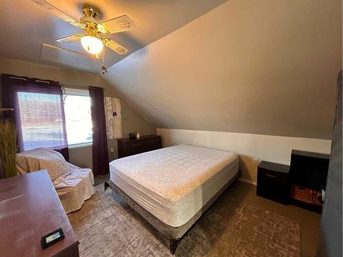 8 Beaver Avenue, Island Lake, AB - Indoor Photo Showing Bedroom