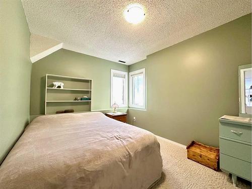 6 Pineview Road, Whitecourt, AB - Indoor Photo Showing Bedroom