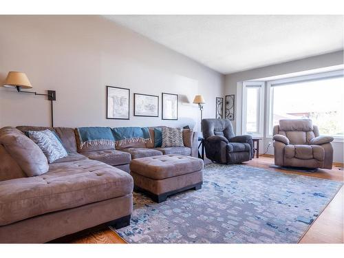 6 Pineview Road, Whitecourt, AB - Indoor Photo Showing Living Room