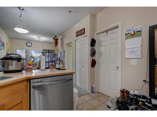 205-343 Marten Street, Banff, AB - Indoor Photo Showing Kitchen