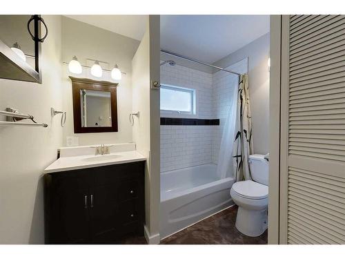 52 Marten Drive, Marten Beach, AB - Indoor Photo Showing Bathroom