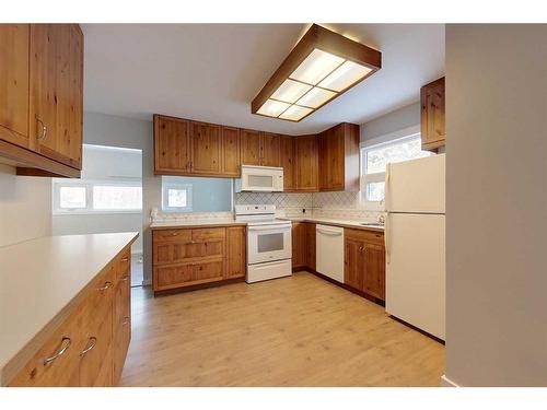 52 Marten Drive, Marten Beach, AB - Indoor Photo Showing Kitchen