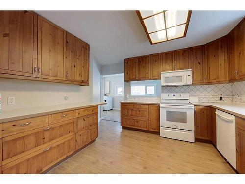 52 Marten Drive, Marten Beach, AB - Indoor Photo Showing Kitchen