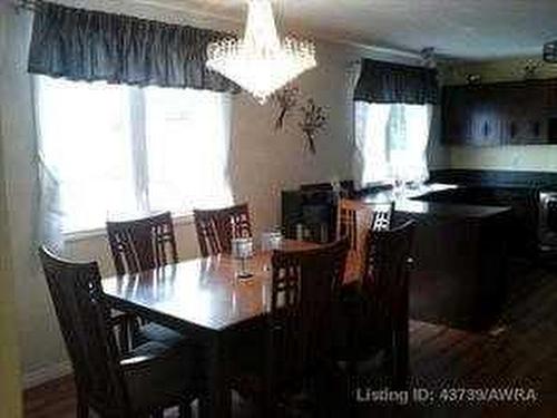 401 7 Avenue, Fox Creek, AB - Indoor Photo Showing Dining Room