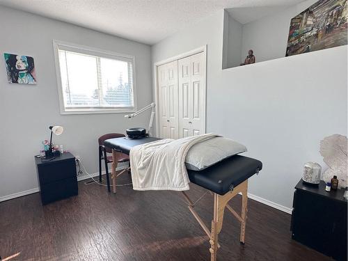 46 Pineview Road, Whitecourt, AB - Indoor Photo Showing Bedroom