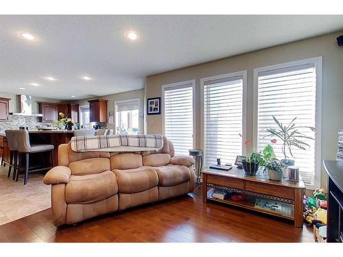 1105 9 Avenue Se, Slave Lake, AB - Indoor Photo Showing Living Room
