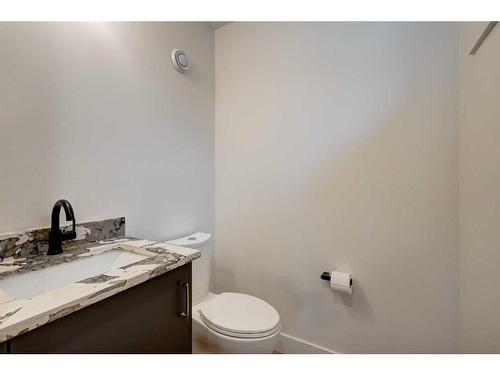 274 C&D Three Sisters Drive, Canmore, AB - Indoor Photo Showing Bathroom