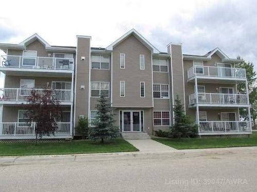 302-501 3 Street, Fox Creek, AB - Outdoor With Facade