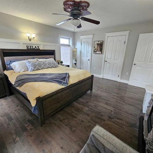 6134 11 Avenue, Edson, AB - Indoor Photo Showing Bedroom