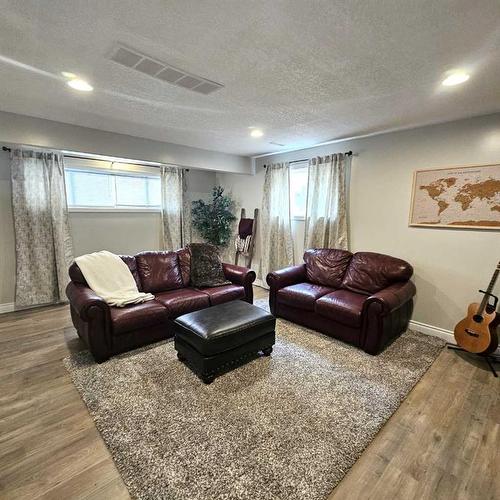 6134 11 Avenue, Edson, AB - Indoor Photo Showing Other Room