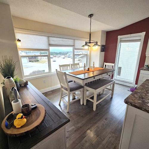 6134 11 Avenue, Edson, AB - Indoor Photo Showing Dining Room