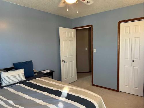 900 7 Avenue, Fox Creek, AB - Indoor Photo Showing Bedroom