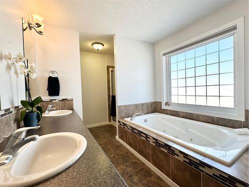 115016 Township Road 600A, Rural Woodlands County, AB - Indoor Photo Showing Bathroom