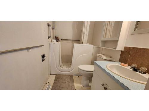 525 65Th Street, Edson, AB - Indoor Photo Showing Bathroom
