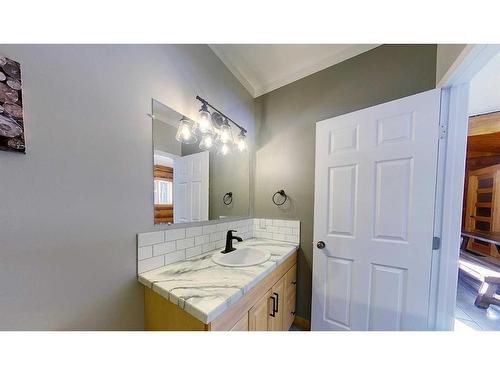 53219 Range Road 155A, Rural Yellowhead County, AB - Indoor Photo Showing Bathroom