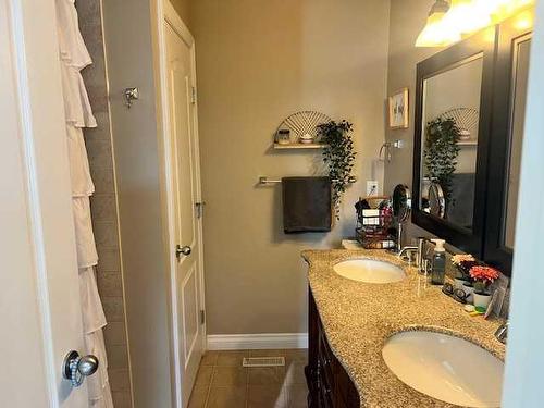 118 Moberly Road, Grande Cache, AB - Indoor Photo Showing Bathroom