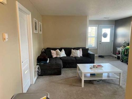 118 Moberly Road, Grande Cache, AB - Indoor Photo Showing Living Room