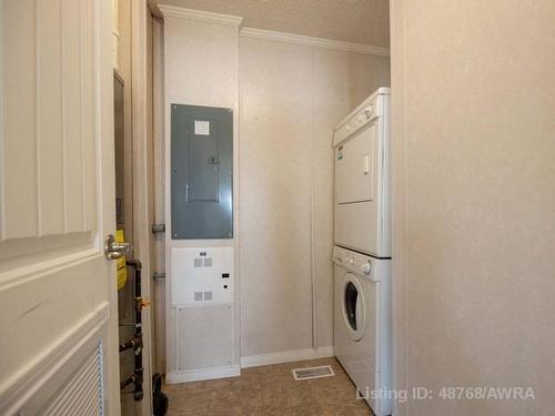 203-2814 48 Avenue, Athabasca, AB - Indoor Photo Showing Laundry Room