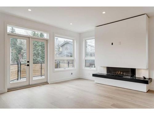 510 8Th Avenue, Canmore, AB - Indoor With Fireplace