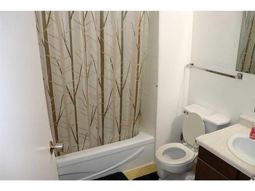 24-5215 6 Avenue, Edson, AB - Indoor Photo Showing Bathroom