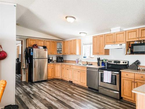 3 53304 Range Road 185, Rural Yellowhead County, AB - Indoor Photo Showing Kitchen With Double Sink