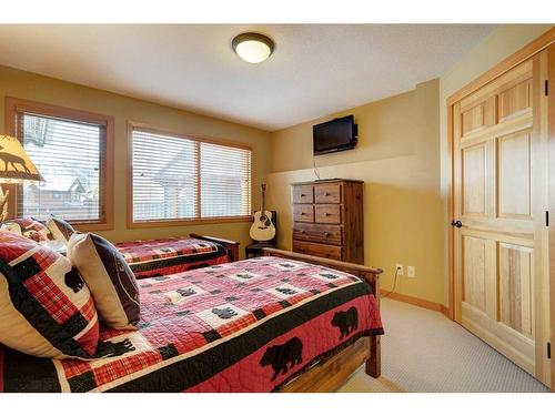 220 Eagle Point, Canmore, AB - Indoor Photo Showing Bedroom