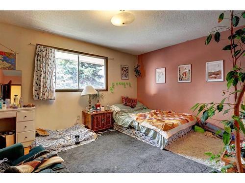 208 Otter Street, Banff, AB - Indoor Photo Showing Bedroom