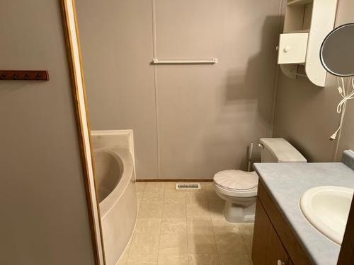 246 Mawdsley Crescent, Grande Cache, AB - Indoor Photo Showing Bathroom
